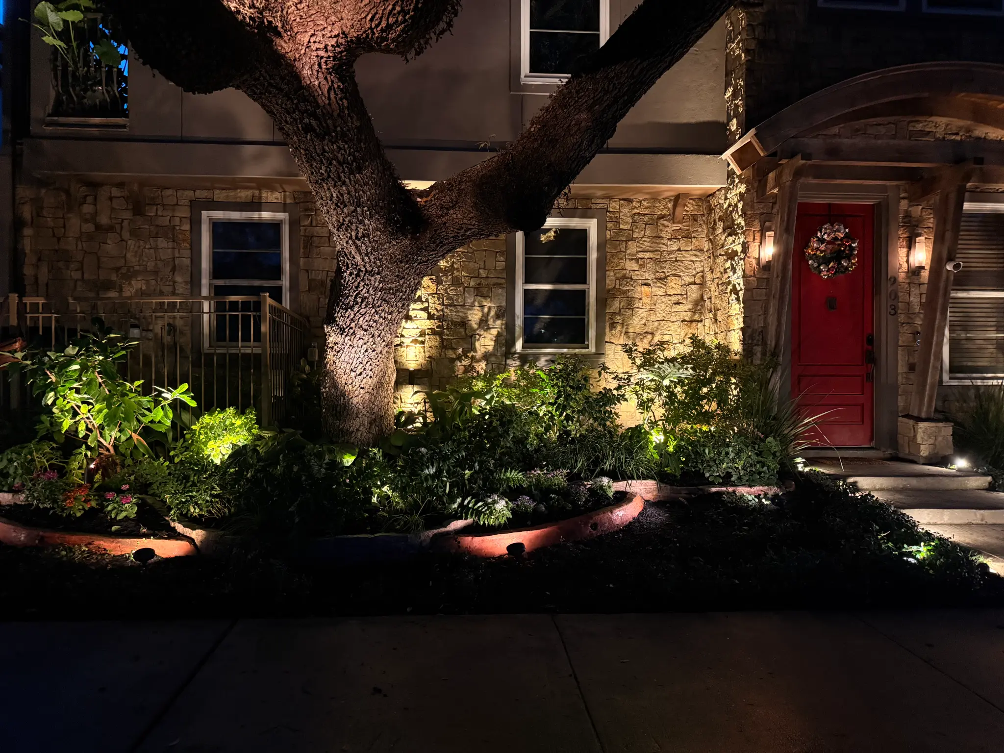 Heritage Oak Uplighting